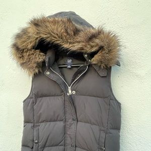 Gap Down Stuffed Vest with Removable Hood